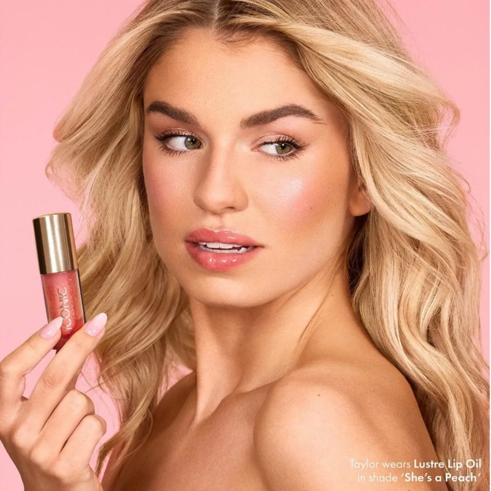 Iconic London Lustre Lip Oil “She’s a Peach”